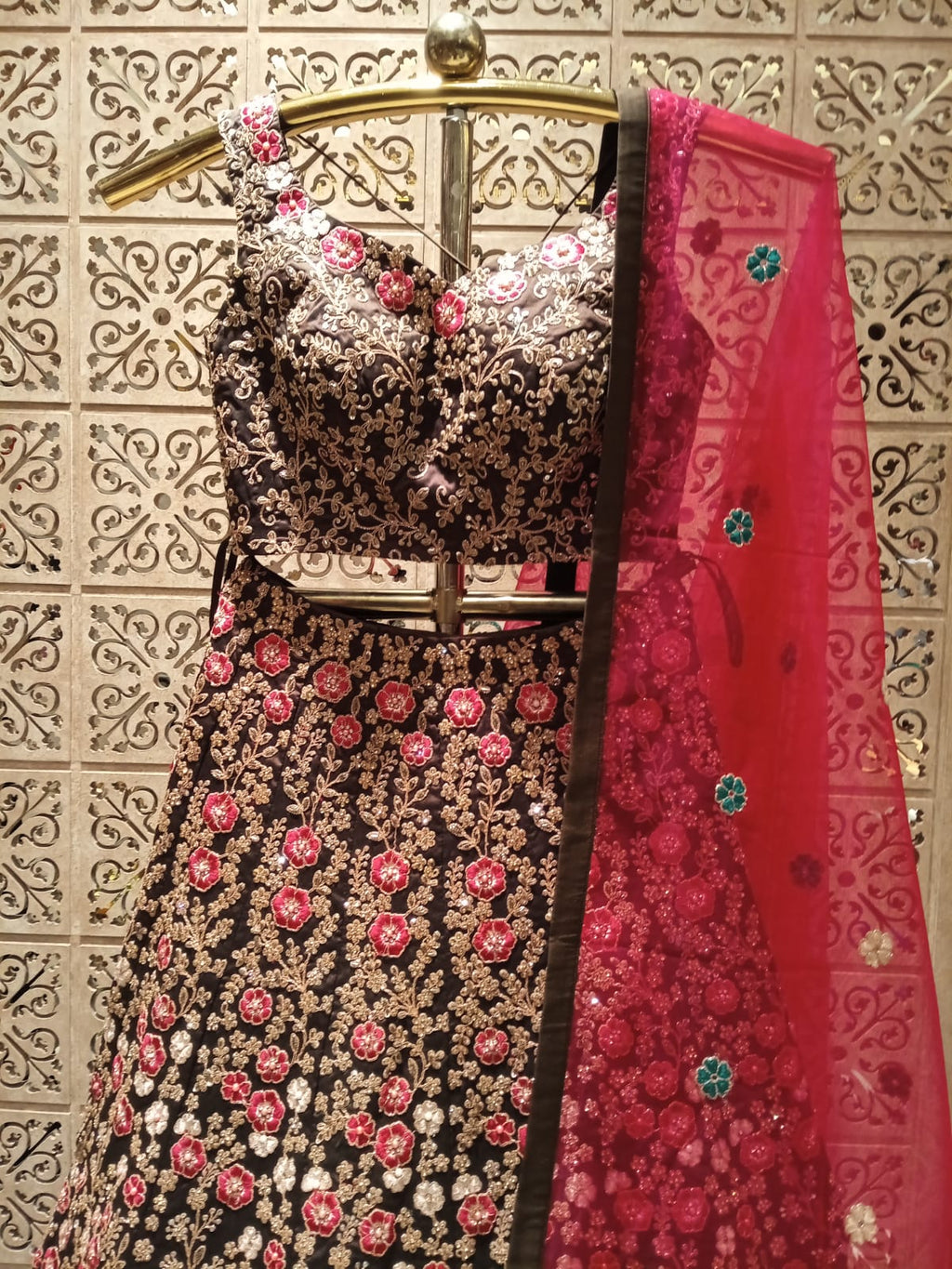 PARTY WEAR,SANGEET,MEHNDI,COCKTAIL LEHENGA CHOLI