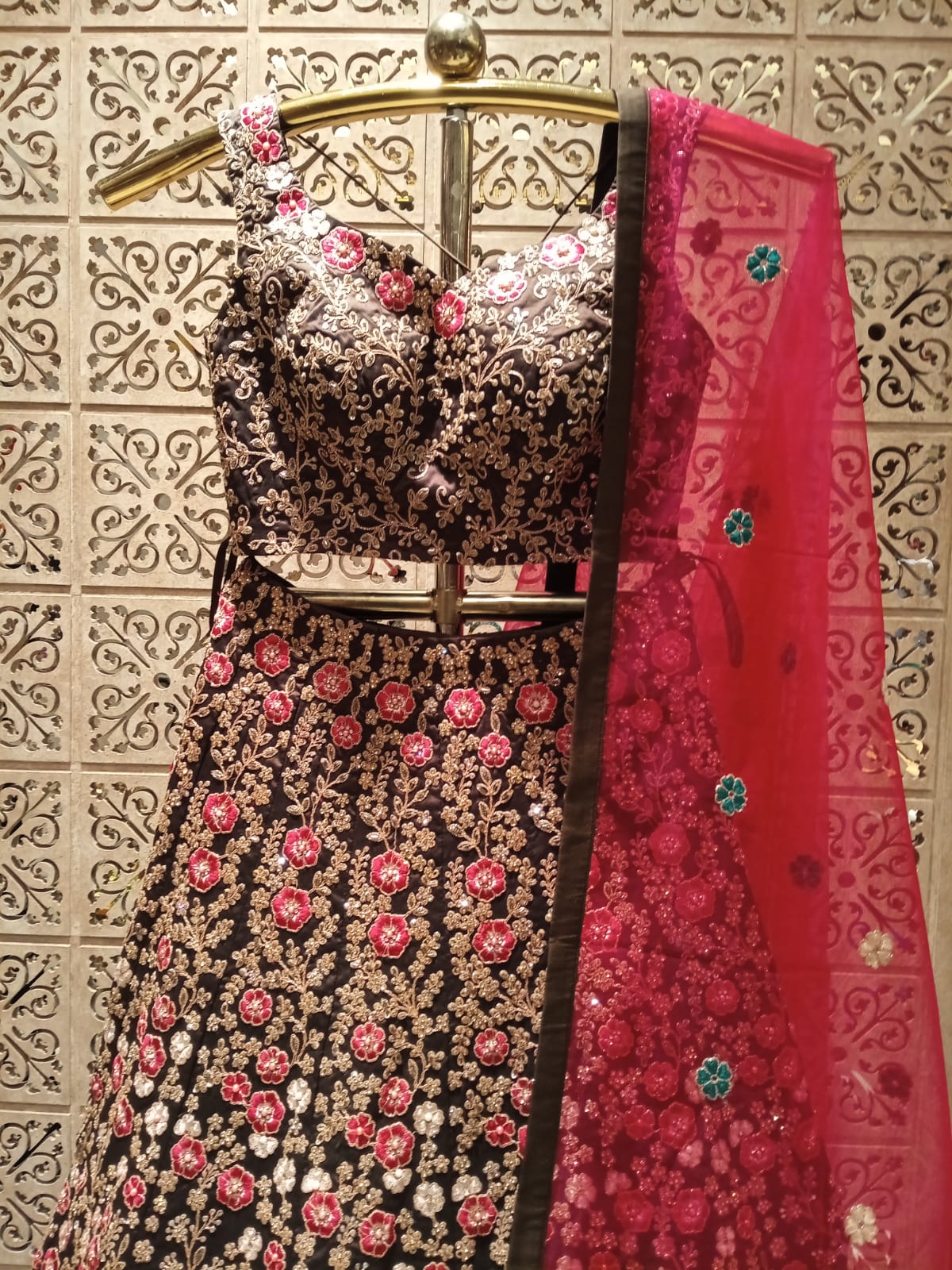 PARTY WEAR,SANGEET,MEHNDI,COCKTAIL LEHENGA CHOLI