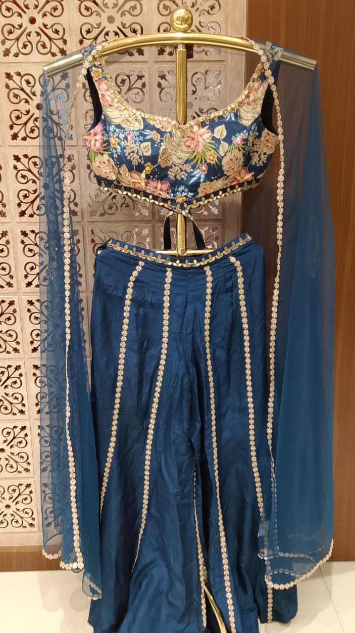 INDO-WESTERNFESTIVE OCCASSION OUTFIT