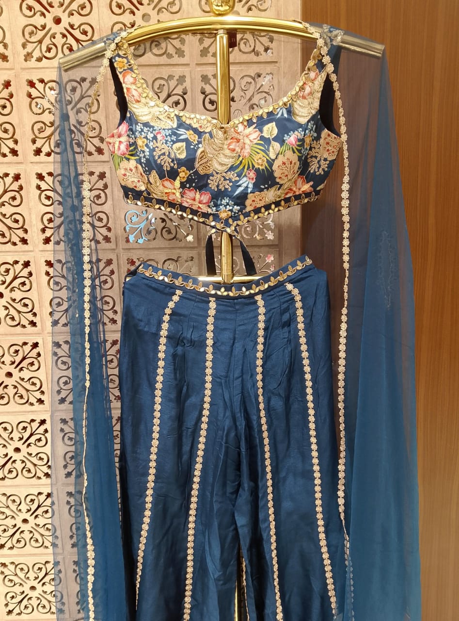INDO-WESTERNFESTIVE OCCASSION OUTFIT