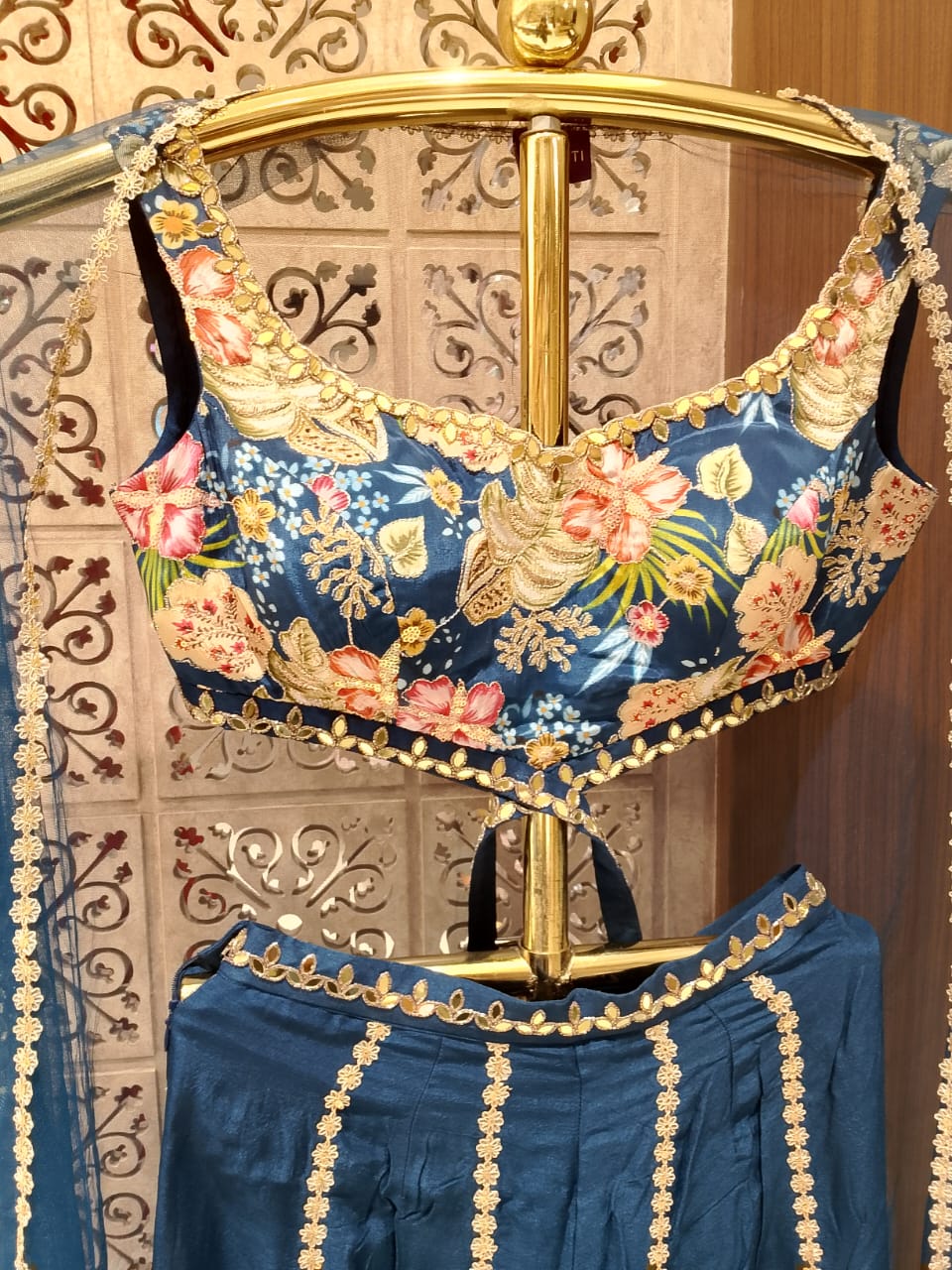 INDO-WESTERNFESTIVE OCCASSION OUTFIT