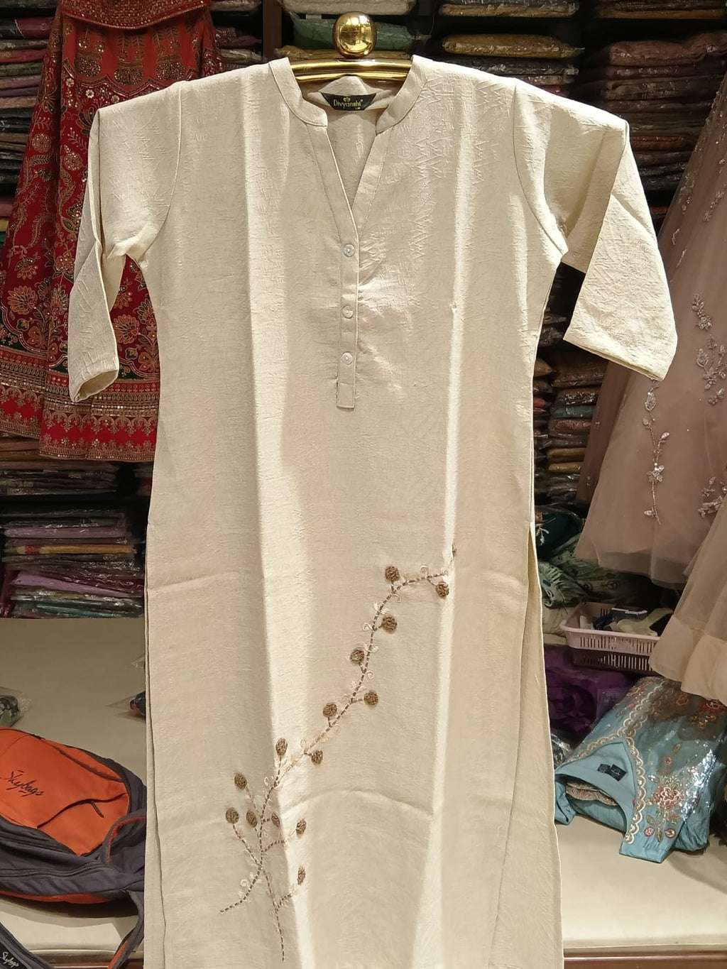 Cotton-Linen Straight Kurta with Minimalist Floral Embroidery