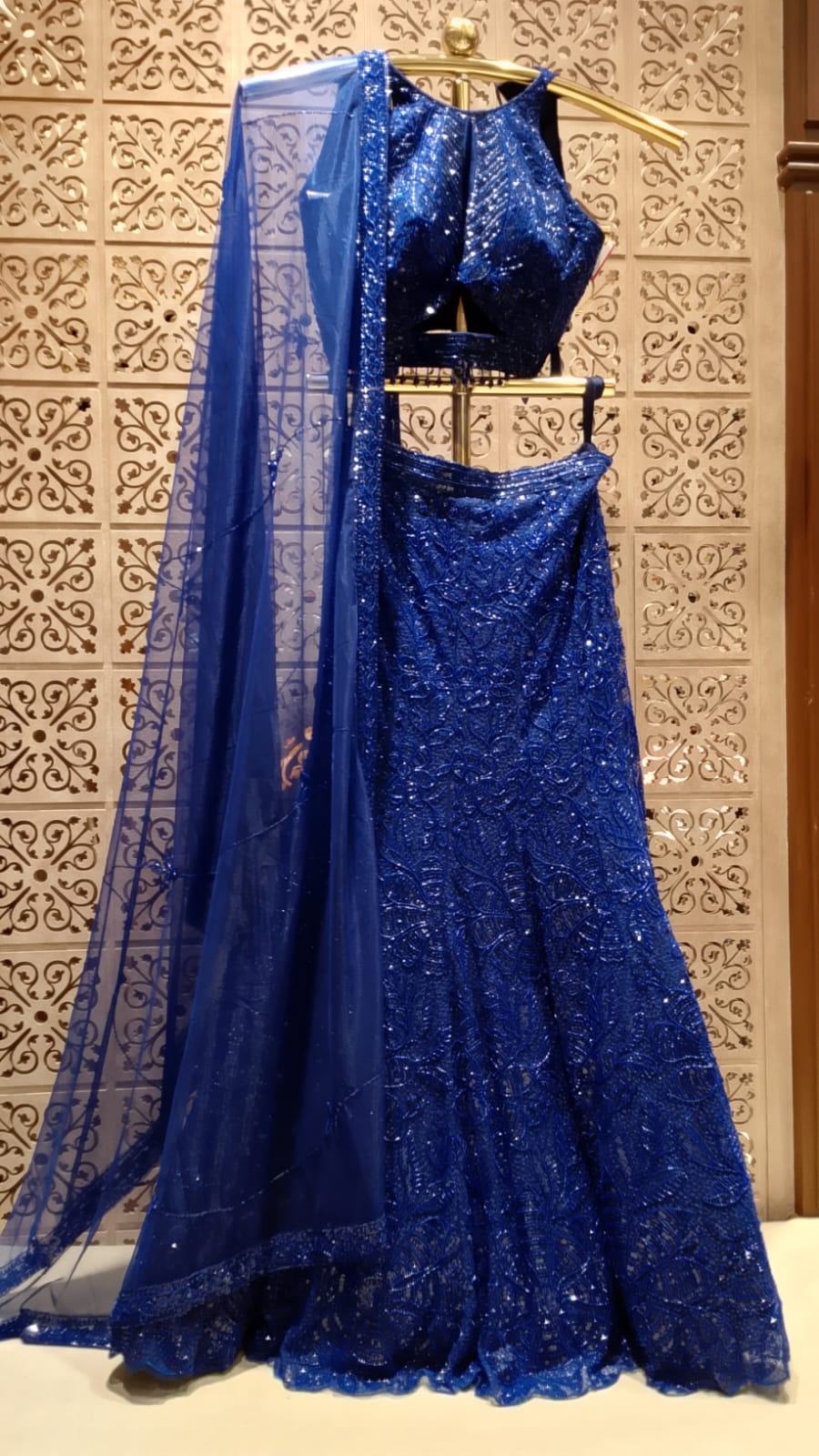 Cocktail Party, weddings, sangeet ceremonies, receptions, festive celebrations, and evening occasions.