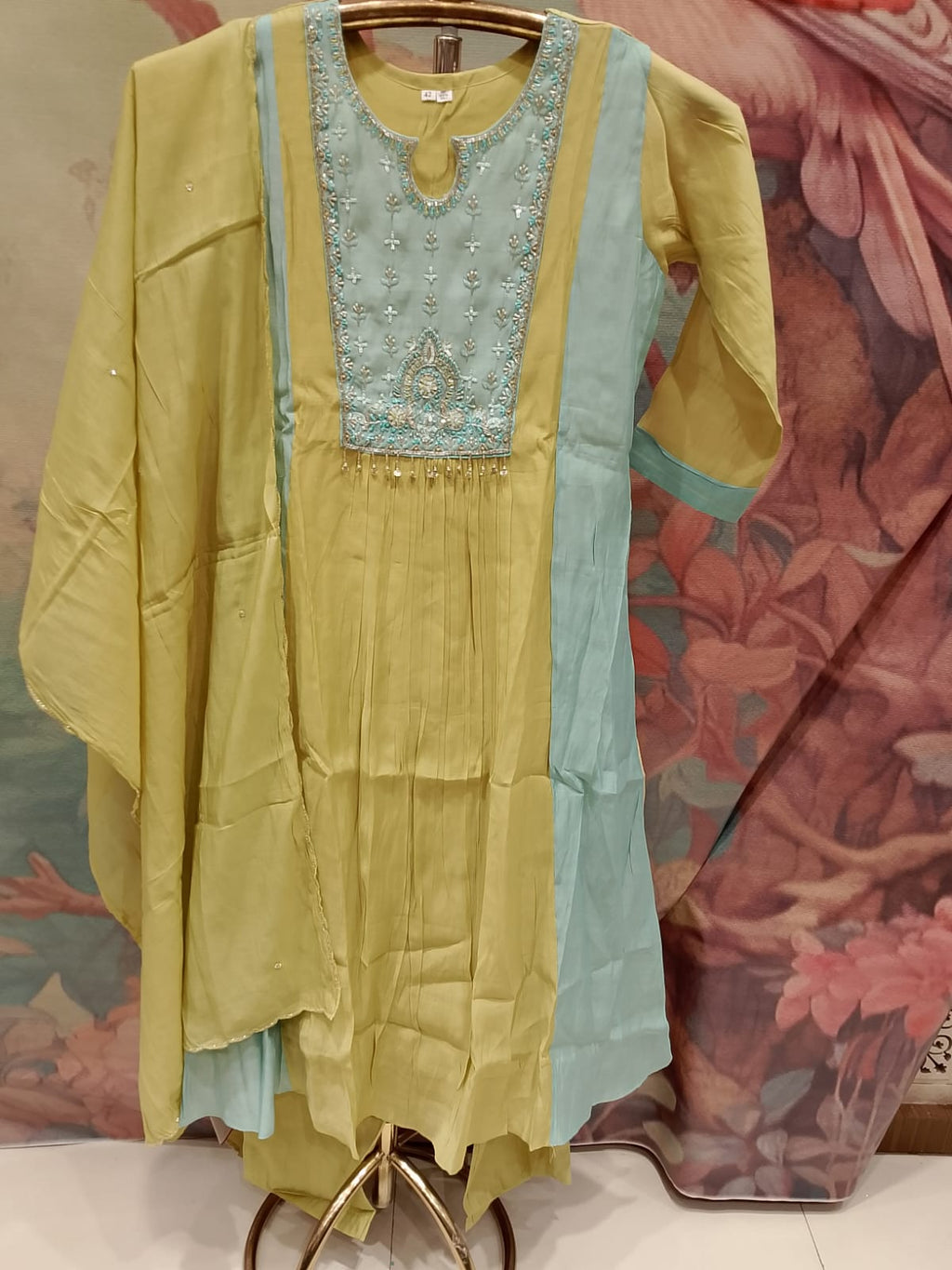 Anakali suit with pant, daytime festivities, family get-togethers, casual celebrations, and elegant office ethnic wear days.