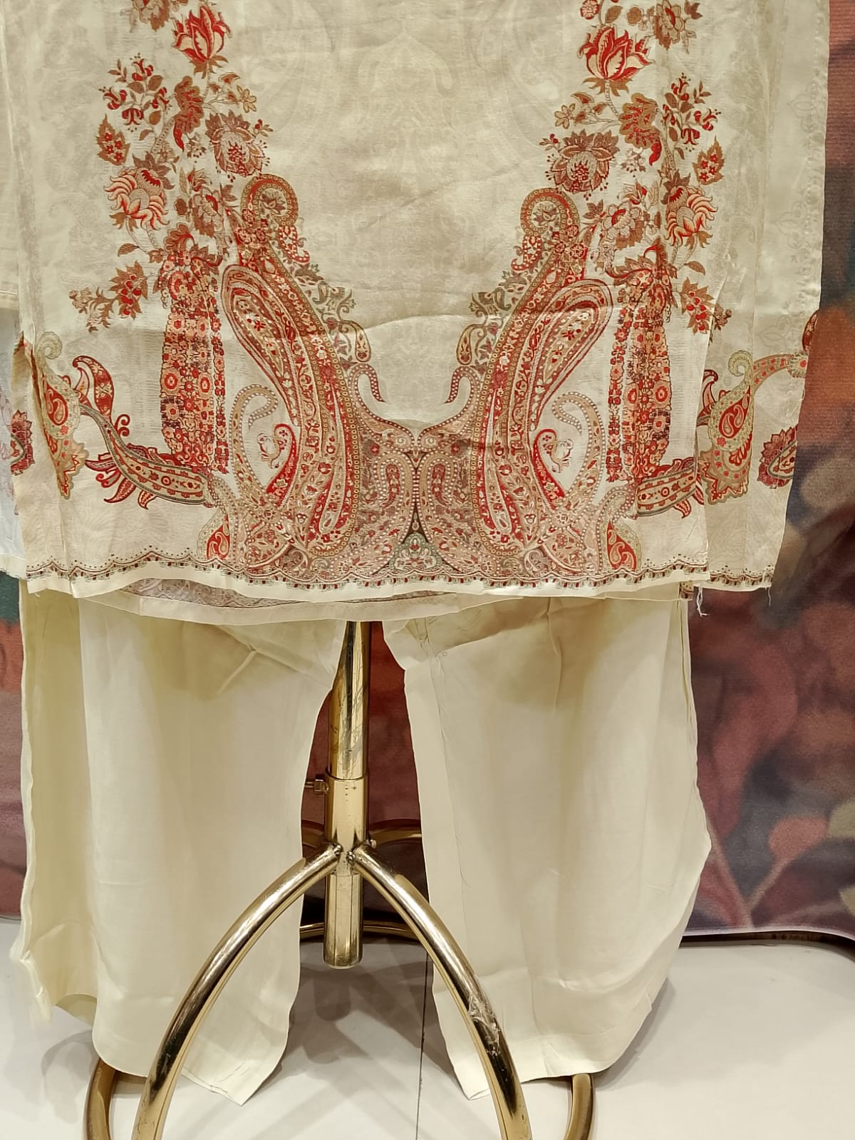 Ivory Cream Kashmiri Printed Kurta Set with Dupatta.