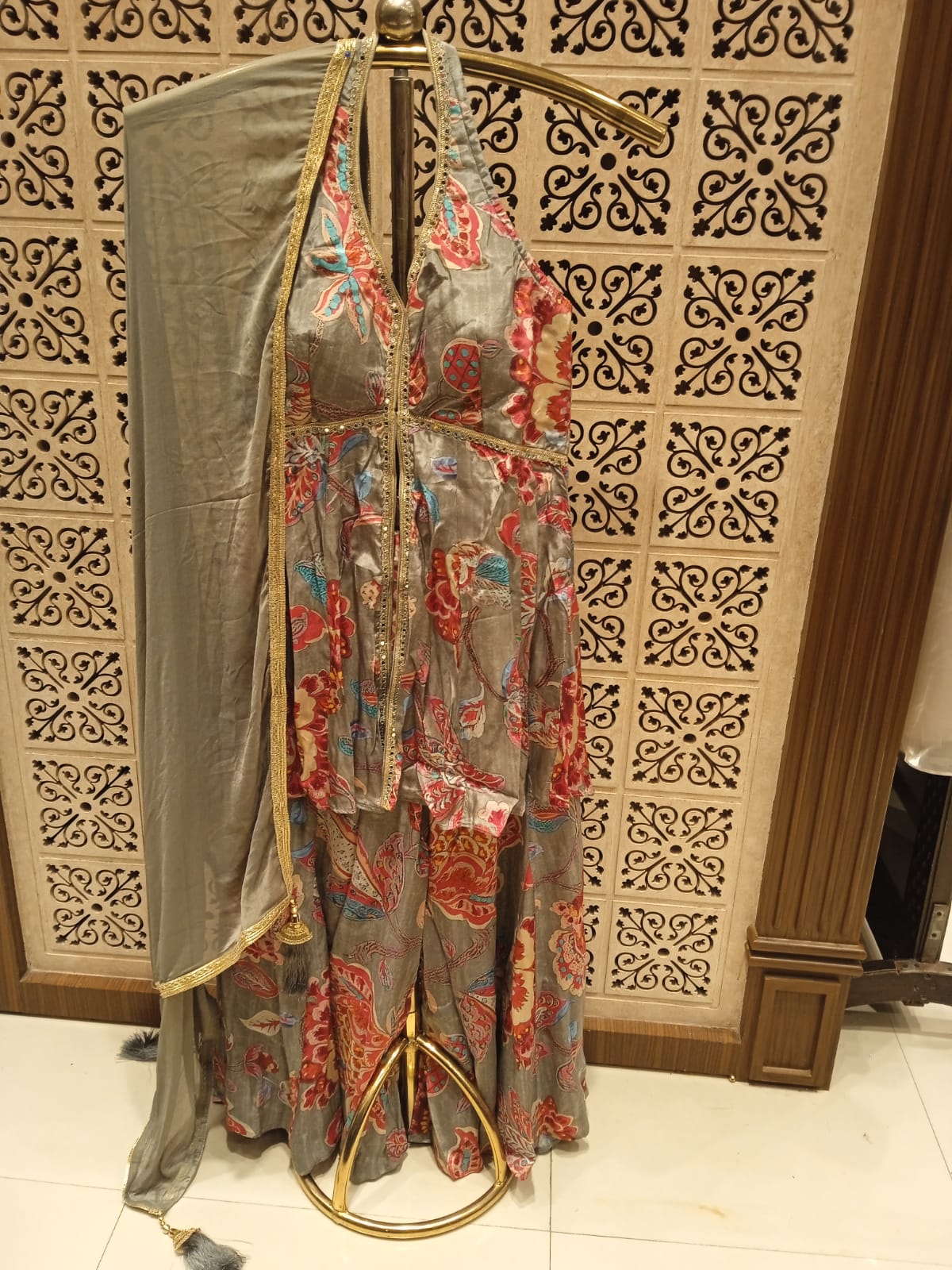 Grey Floral Printed Halter Neck Palazzo Set.